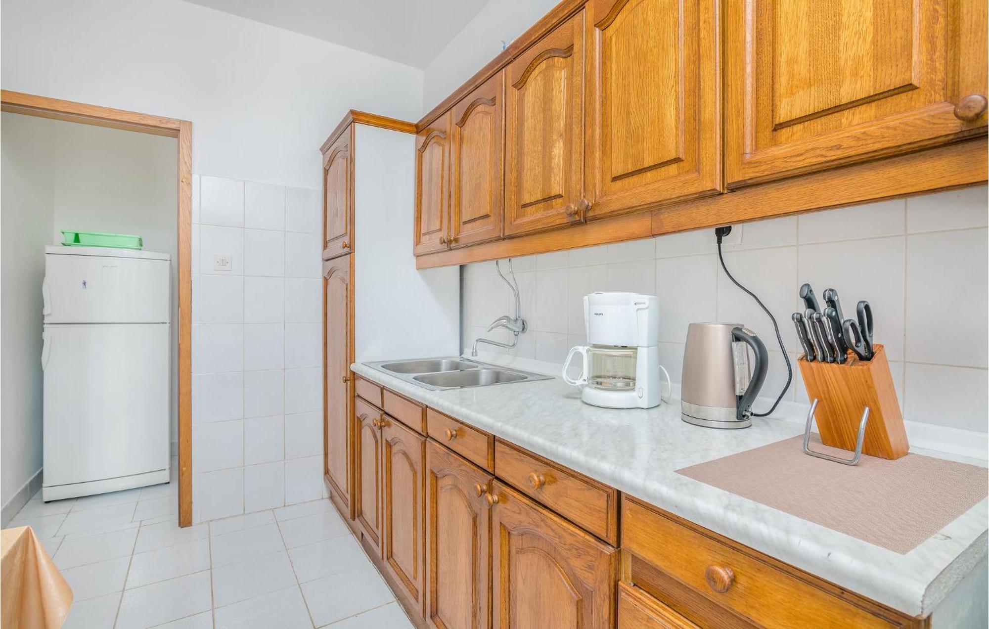 Stunning Apartment In Malinska With Kitchen Esterno foto