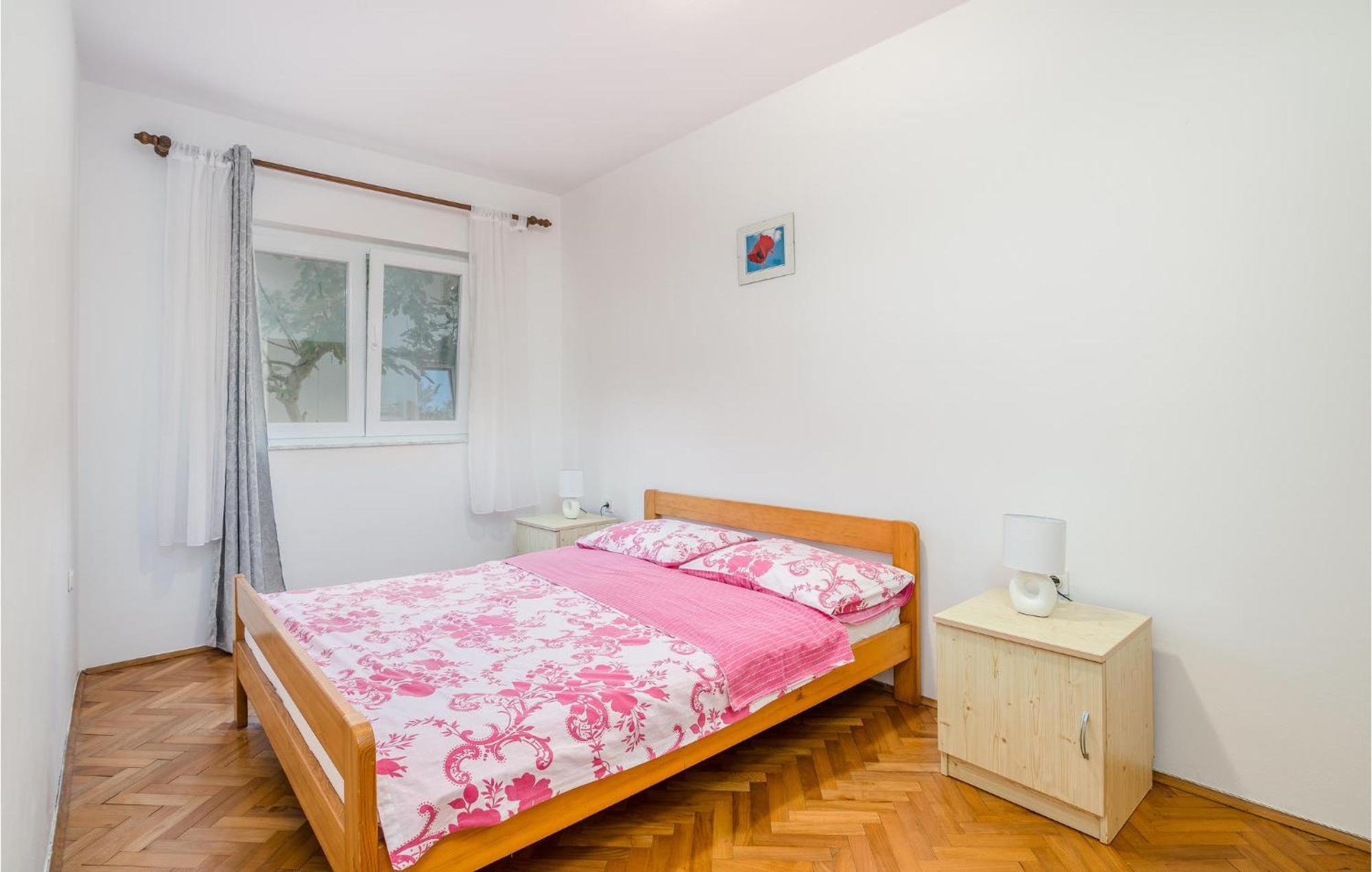 Stunning Apartment In Malinska With Kitchen Esterno foto