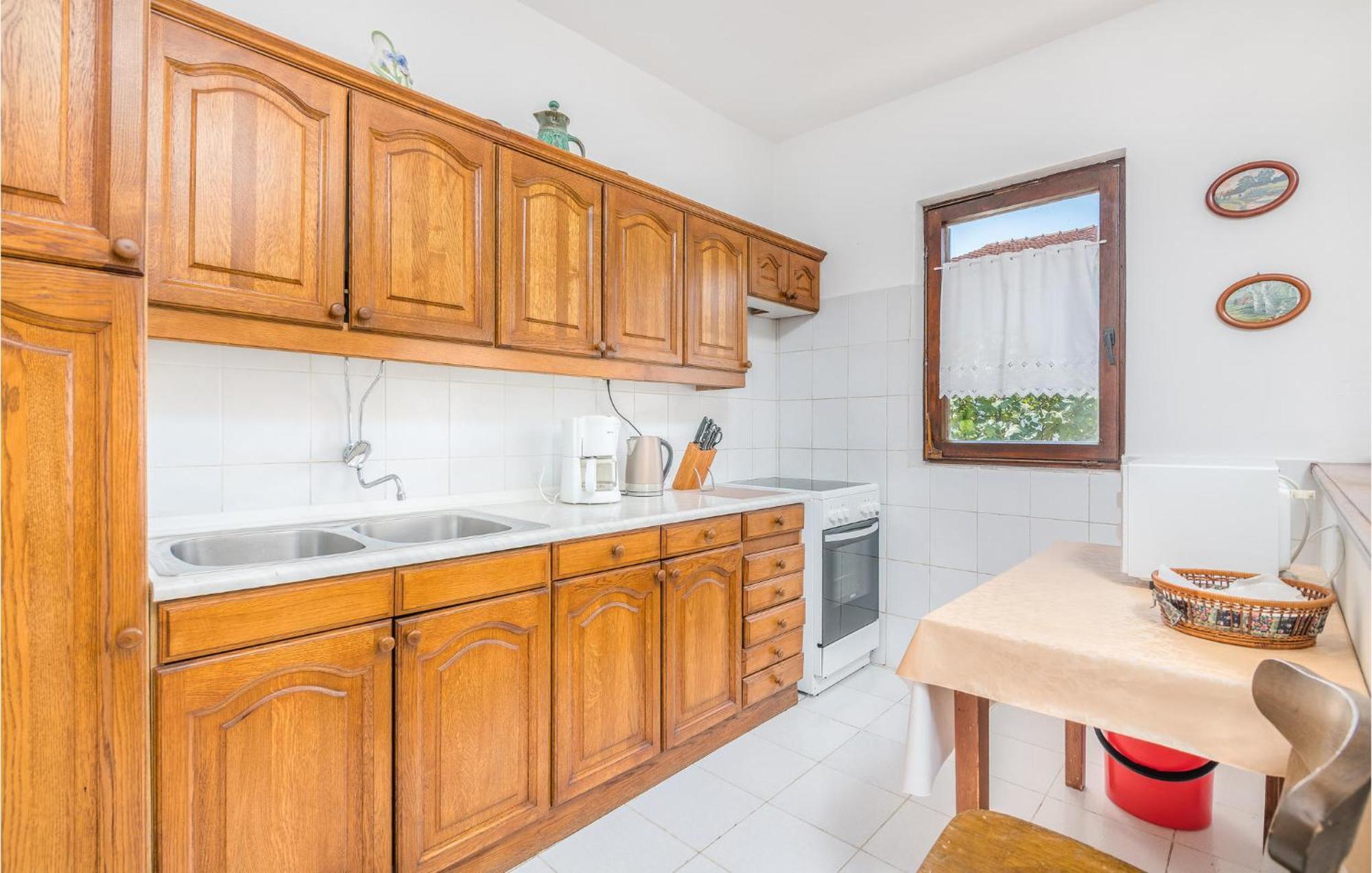 Stunning Apartment In Malinska With Kitchen Esterno foto
