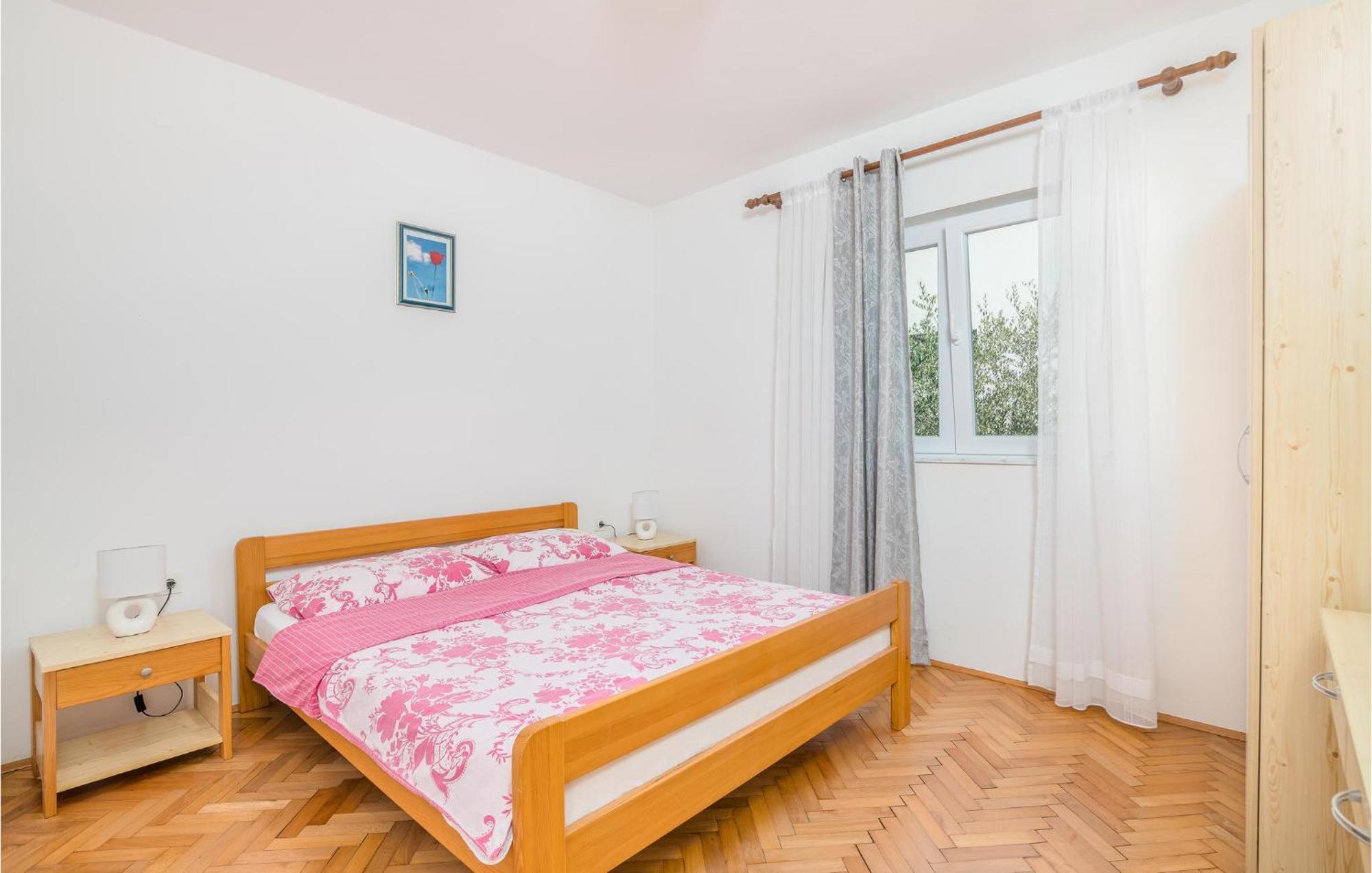 Stunning Apartment In Malinska With Kitchen Esterno foto
