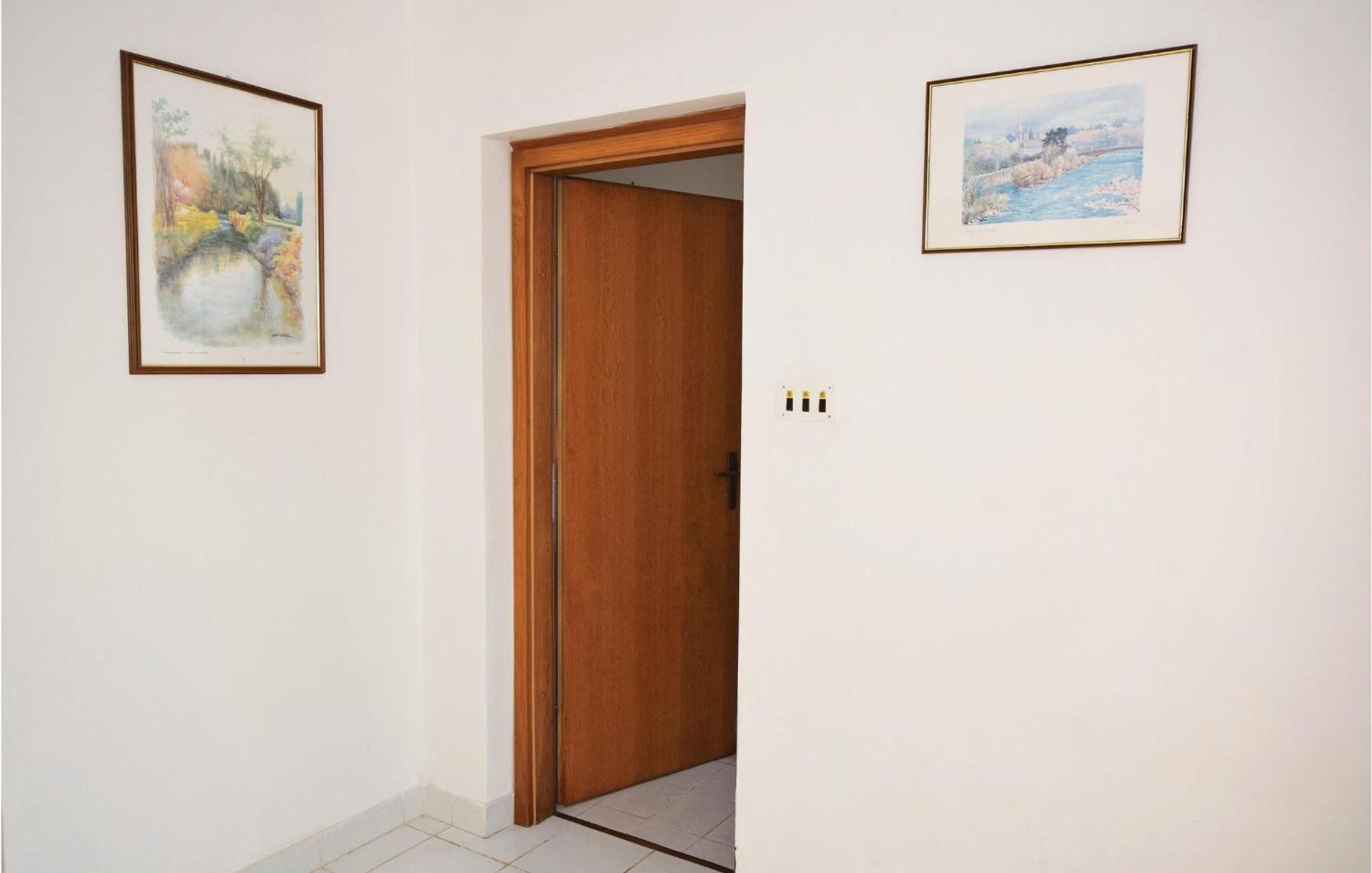 Stunning Apartment In Malinska With Kitchen Esterno foto