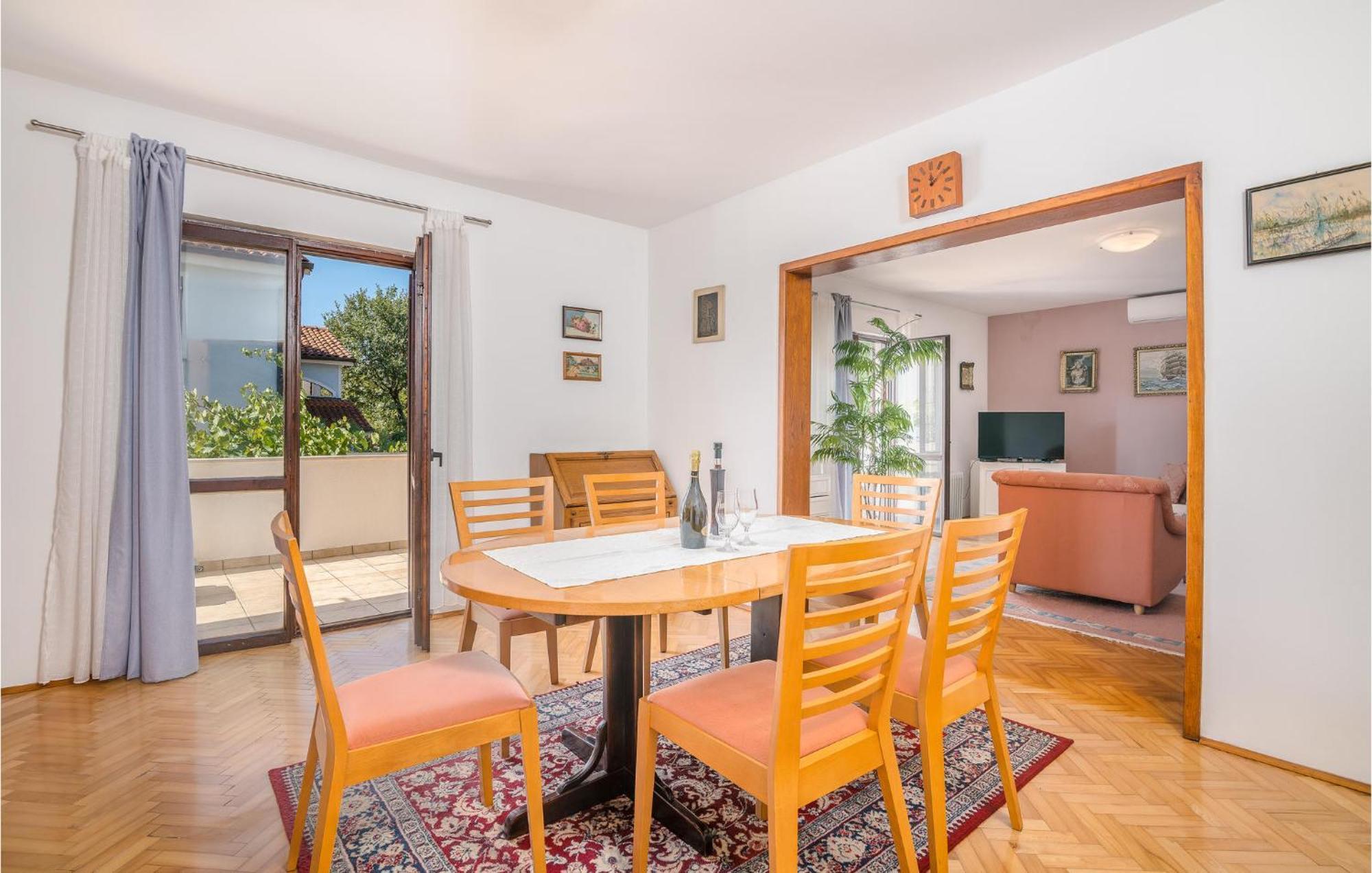 Stunning Apartment In Malinska With Kitchen Esterno foto
